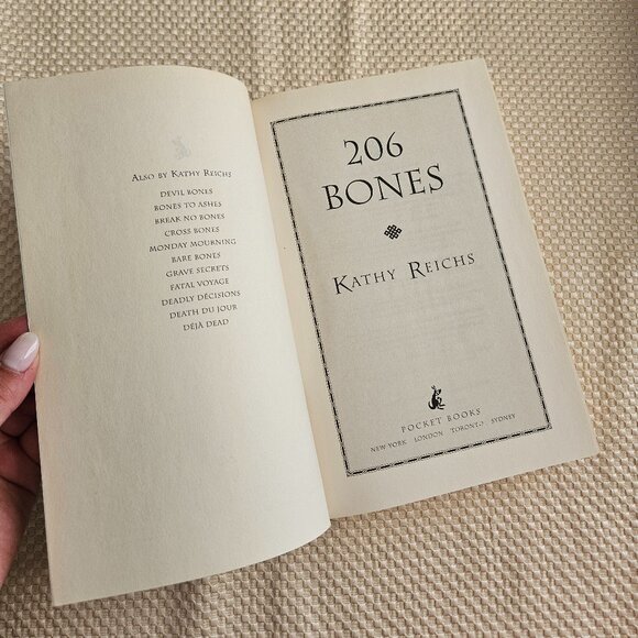 Kathy Reichs - 206 Bones, Devil Bones, Bones to Ashes, Break no Bones -Paperback - Picture 2 of 11